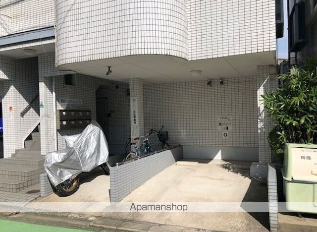 西新ロイヤルハイツの外観写真
