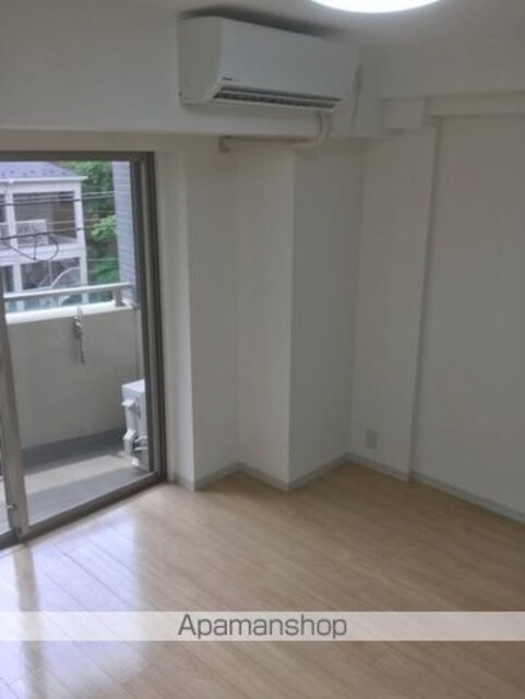 レジディア中落合Ａ棟[1K/25.2m2]のリビング・居間1