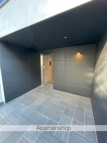 ラクラス三軒茶屋の玄関写真