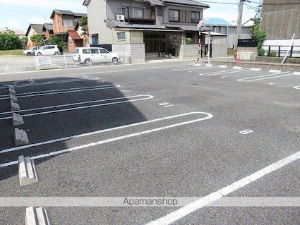 Ａｐｒｉｃｏｔ　Ｈｏｕｓｅ　Ａ・Ｂ[2DK/57.96m2]の駐車場2