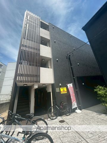 小田急電鉄小田原線 東海大学前駅 徒歩25分 4階建 築7年の玄関写真