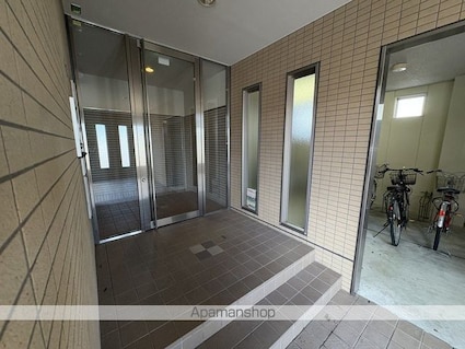 滋賀県守山市勝部１丁目[1K/25.84m2]のエントランス