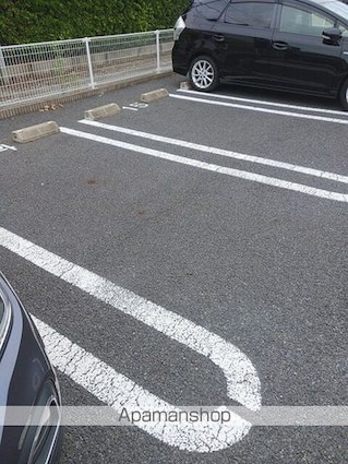 サンヴェール大芝Ｂ[2LDK/57.64m2]の駐車場