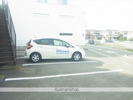 リバーサイド和仙ハイツ[2DK/39.6m2]の駐車場