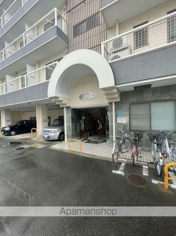 アベニール伊勢原の玄関写真