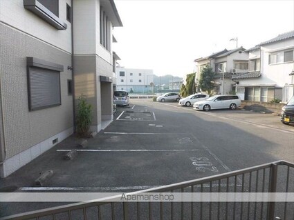 和歌山県和歌山市小雑賀[3DK/54.07m2]の駐車場1