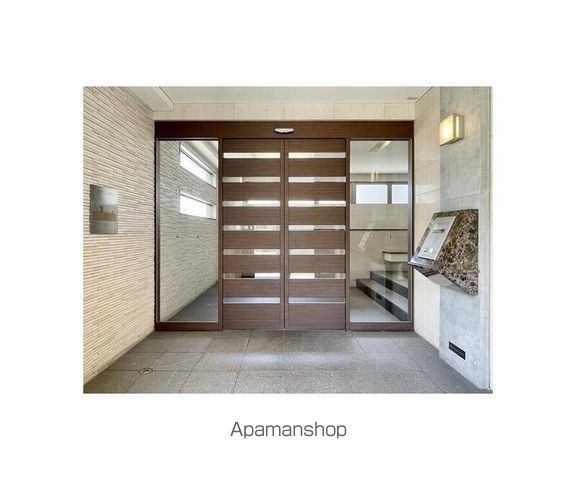 アンビエラ桃山台の玄関写真
