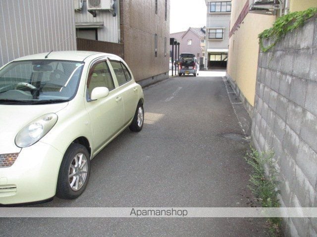 イナリハイツの外観写真
