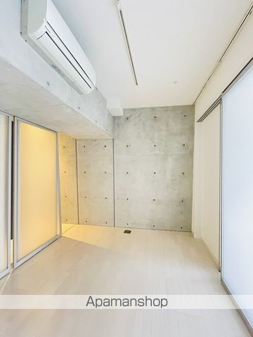 SLANT WALLSの内装写真
