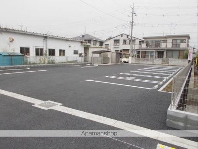 クレスト・ココ　Ａ[2LDK/56.68m2]の駐車場