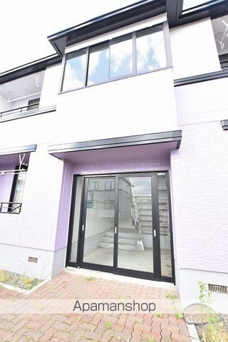ラベンダーハイムB棟の玄関写真