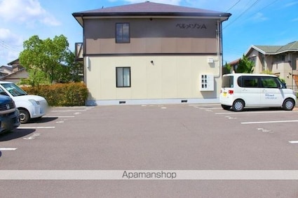 香川県高松市伏石町[2LDK/57.81m2]の駐車場