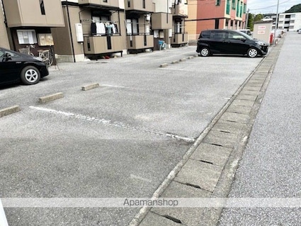 サンシャイン翼[2LDK/53.68m2]の駐車場