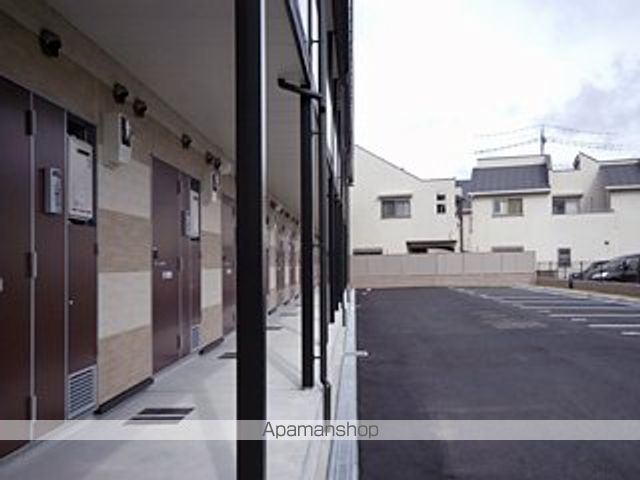 レオパレスカロンの玄関写真