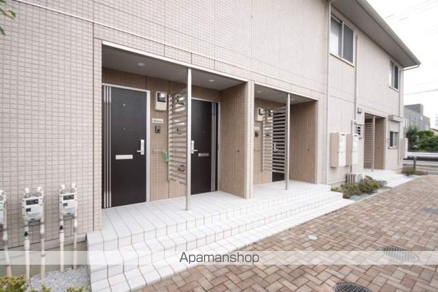 サンモールBの玄関写真