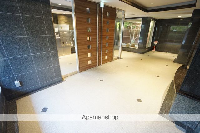 プレステージIV芥川の玄関写真