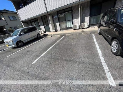 表[1K/23.18m2]の駐車場
