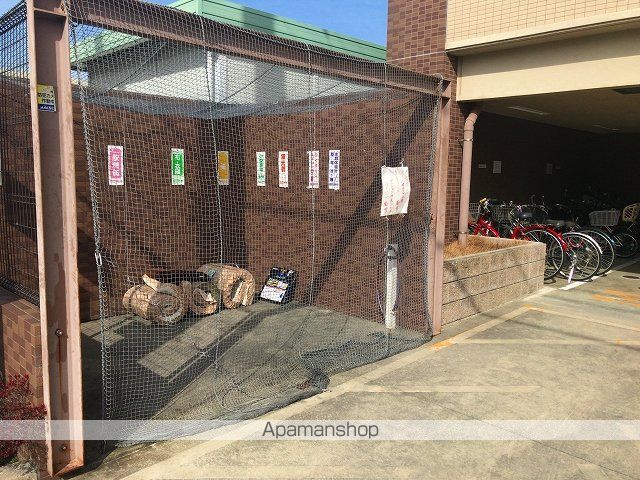 ロイヤルマンション四日市芝田の外観写真