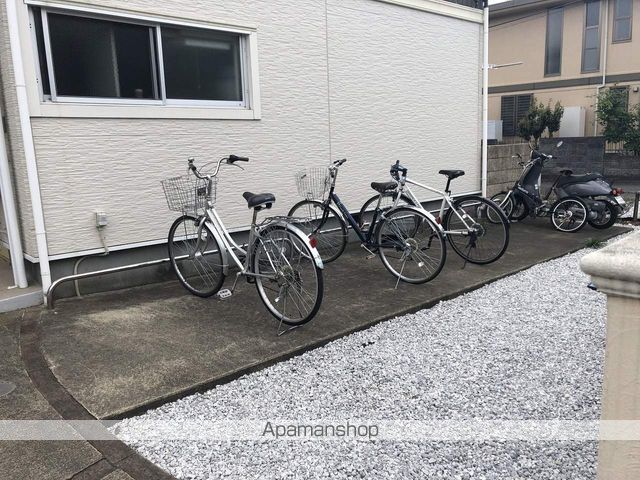 ホワイトバーチ鶴巻南の玄関写真