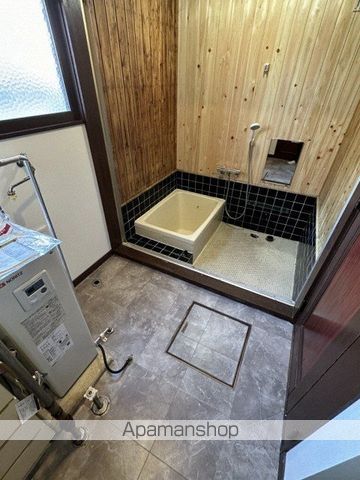 札幌市東区 2階建 築34年の内装写真