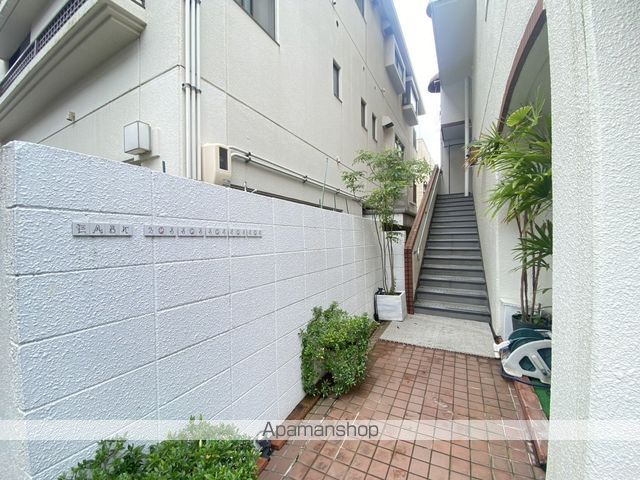 第一清水ビルの玄関写真