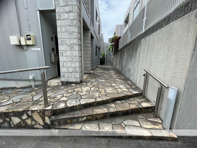 AGE DOR G棟の玄関写真