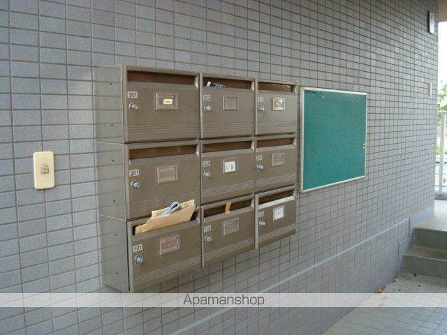 シャインハウスD棟の外観写真