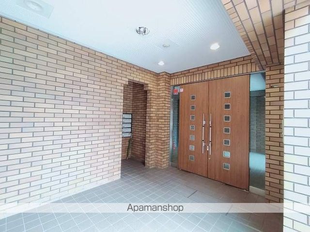 シャトレ千里の玄関写真