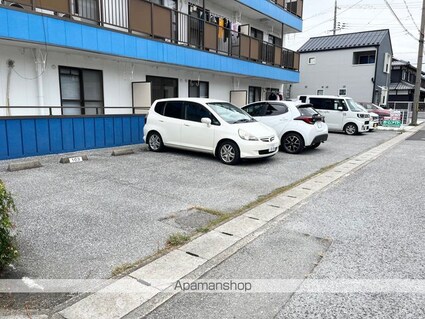 レーベンハイツ[2DK/44m2]の駐車場2