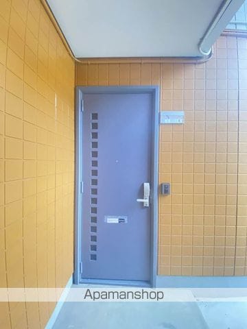 ドミールB棟の玄関写真
