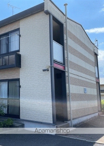 レオパレスフラワー開成IIの玄関写真
