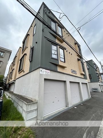 プレシャス八番館の外観写真
