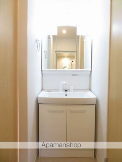 東京都八王子市滝山町１丁目[1LDK/53.68m2]の洗面所