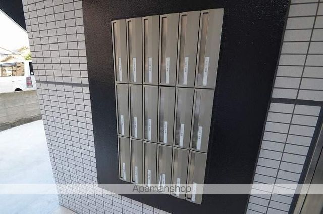 シュペール鴨池の玄関写真