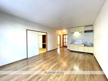 メゾンドピュアＢ棟[2LDK/56.7m2]のリビング・居間