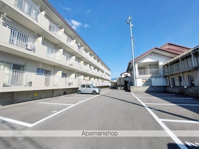 コーポヤマキ　Ｂ棟[1K/17.55m2]の駐車場