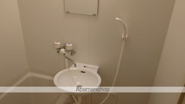 レオパレスYカネミツ 三番館の内装写真