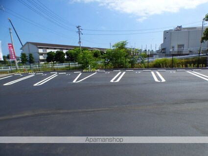 愛媛県今治市東鳥生町４丁目[2LDK/64.51m2]の駐車場