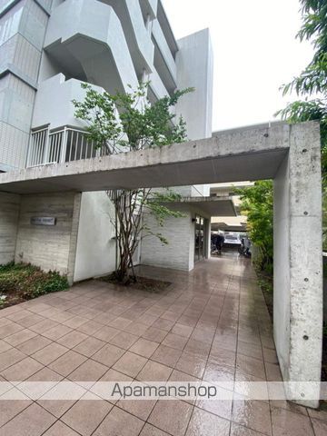 パークフラッツ長尾プラスの玄関写真