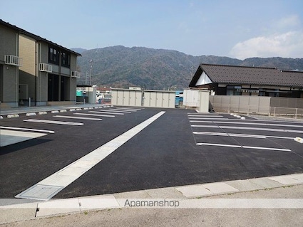 ルナ・カーサⅠ[1LDK/46.29m2]の駐車場