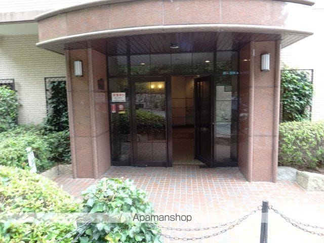 ヒルサイドテラス甲陽園の玄関写真