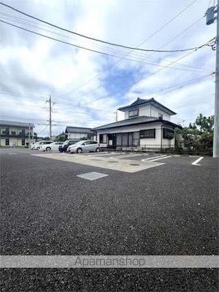 ｌａｐｉｓ　Ｂ[2LDK/53m2]の駐車場