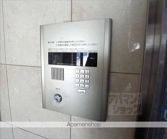 ヴィヴァーチェ四条大宮の外観写真