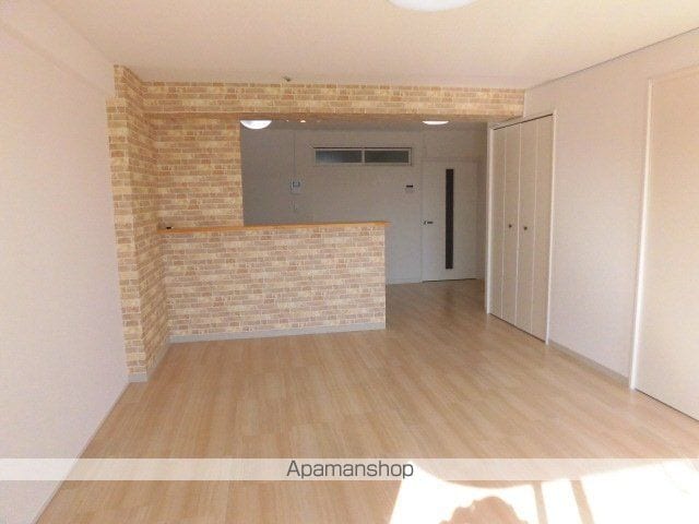 ロイヤルマンション丁田の内装写真