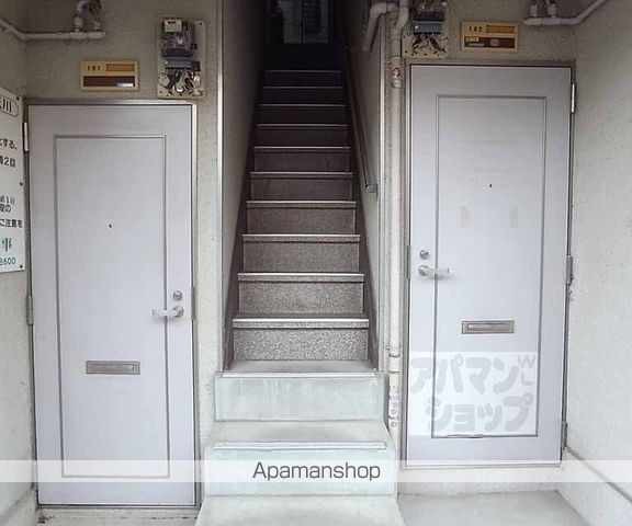 シティハイツ加茂川の玄関写真
