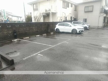 レオパレスブライト[1K/20.28m2]の駐車場