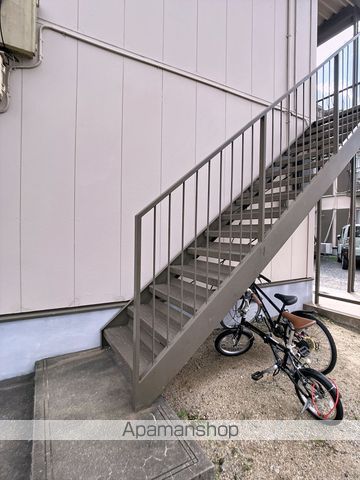 井上コーポB棟の玄関写真