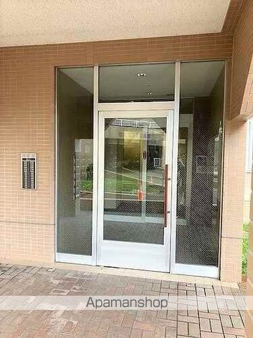 フロントシティ琴似D棟の玄関写真