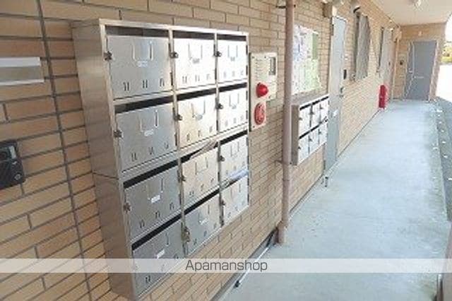 ラフォーレ1号館の玄関写真