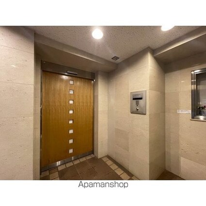 ＫＤＸレジデンス早稲田鶴巻[1K/19.45m2]のエントランス1